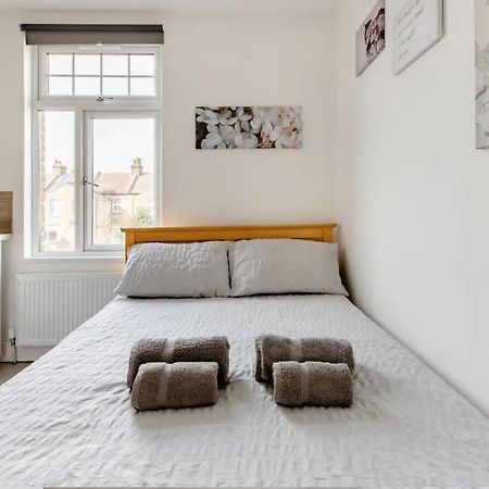 Double Room Edmonton Green, London N9 外观 照片