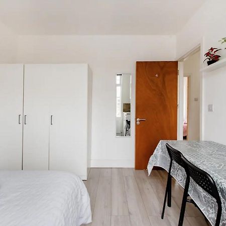 Double Room Edmonton Green, London N9 外观 照片