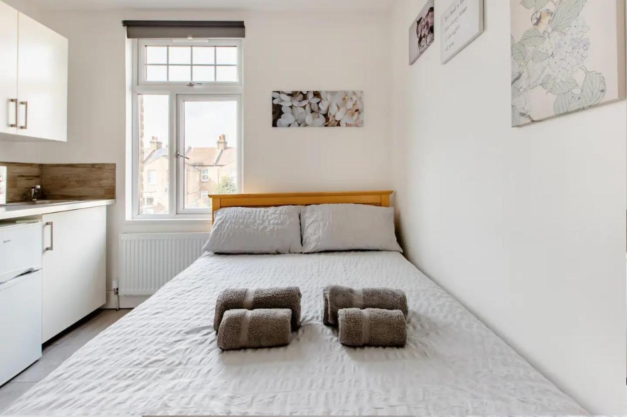 Double Room Edmonton Green, London N9 外观 照片