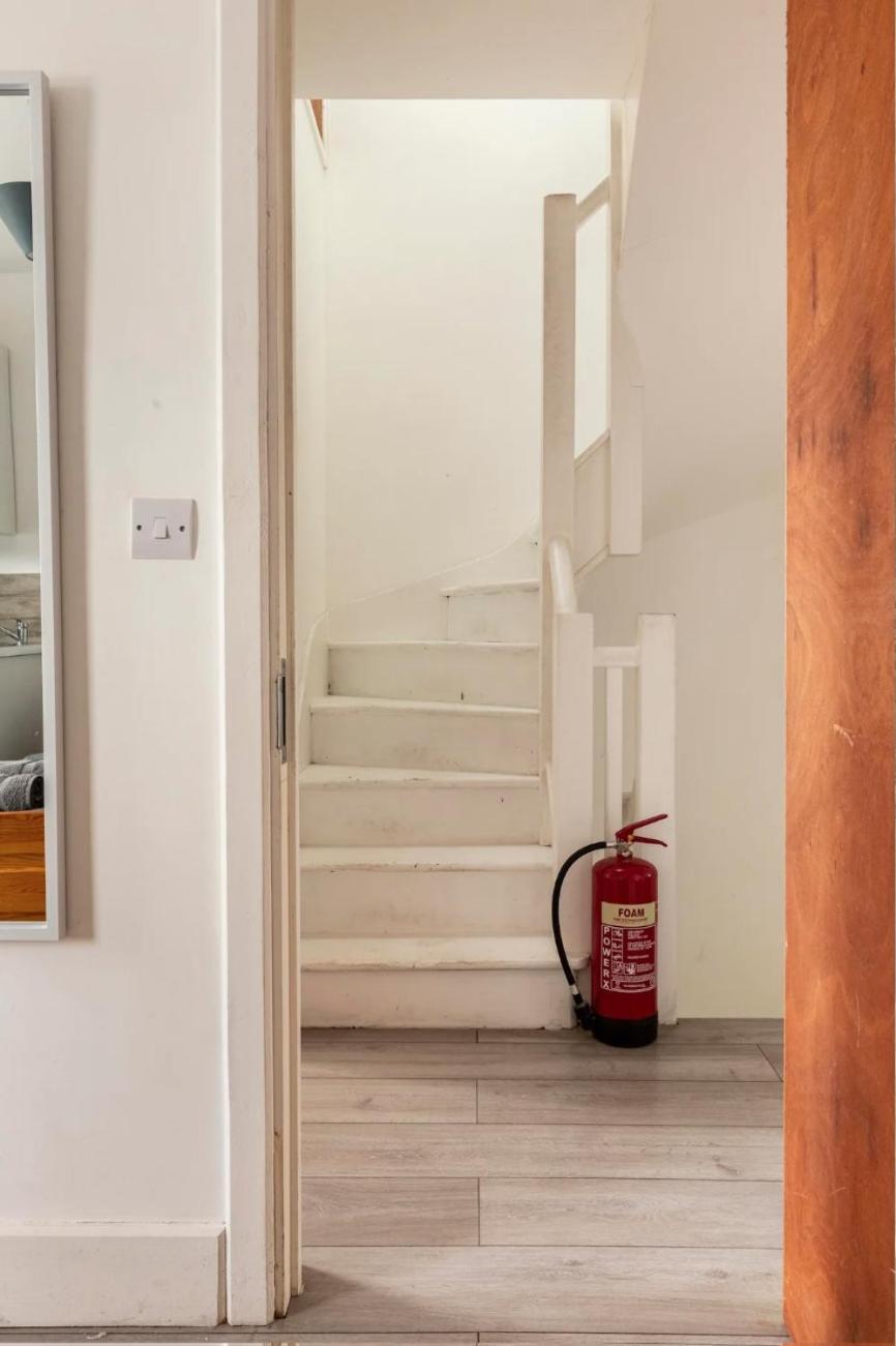 Double Room Edmonton Green, London N9 外观 照片