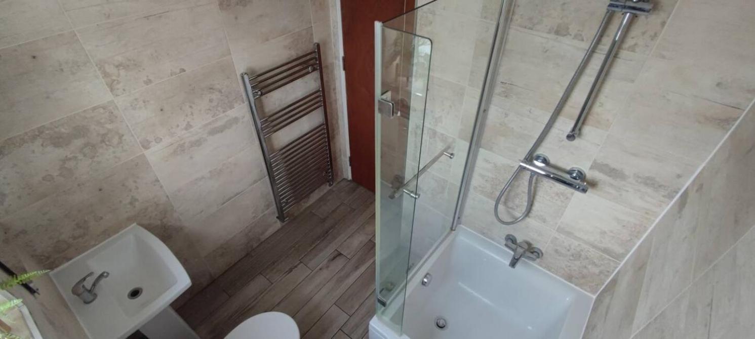 Double Room Edmonton Green, London N9 外观 照片