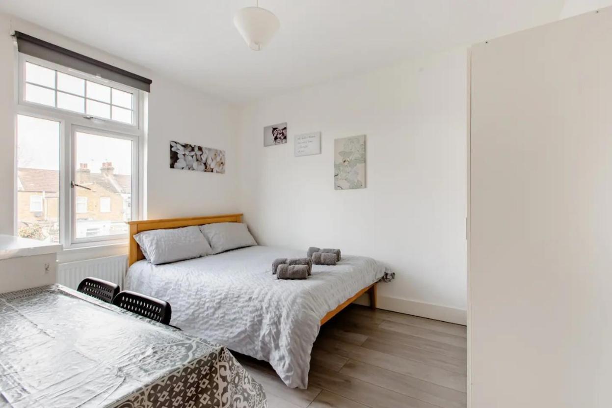 Double Room Edmonton Green, London N9 外观 照片