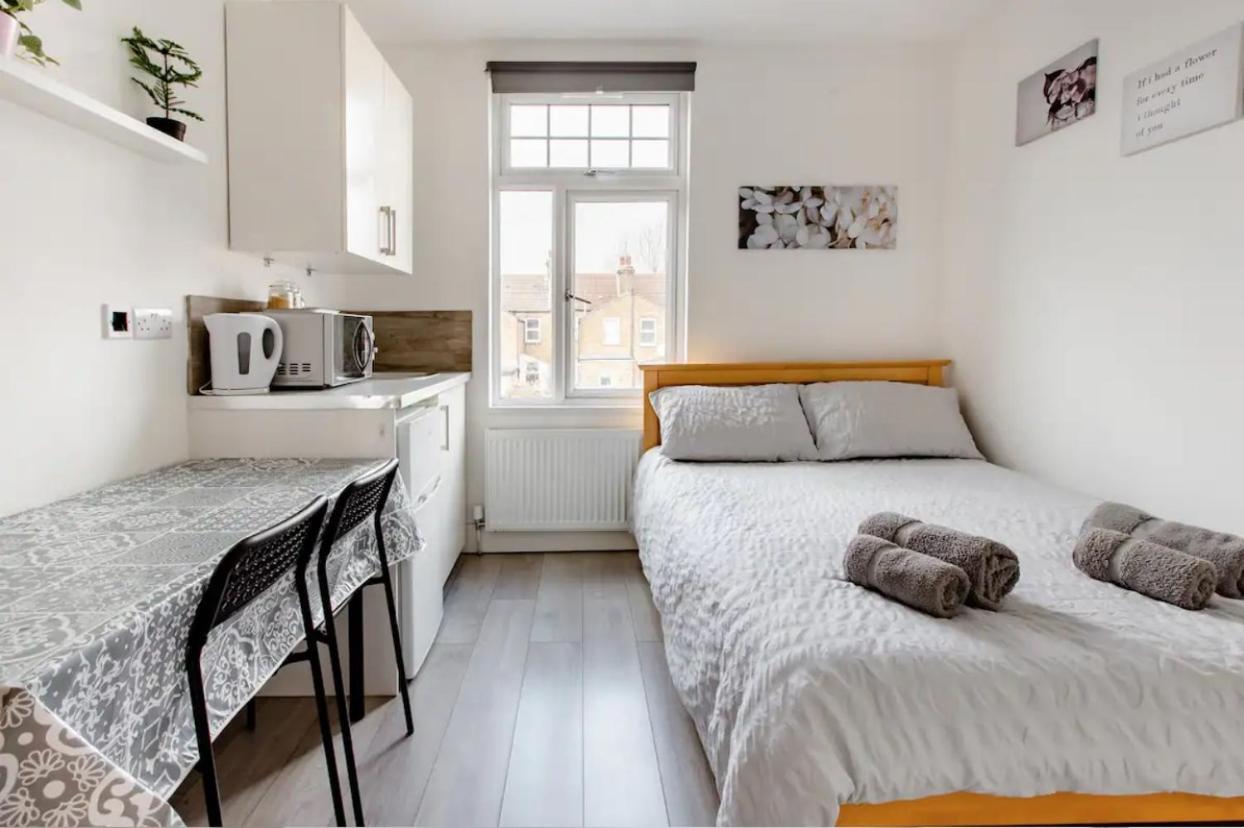 Double Room Edmonton Green, London N9 外观 照片