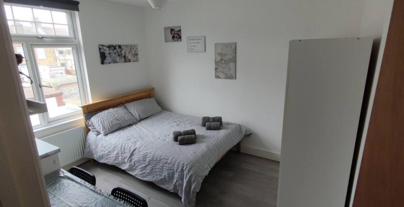 Double Room Edmonton Green, London N9 外观 照片